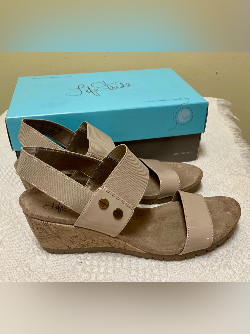 Life Stride Taupe Beige Cork Wedge Sandals Size 8W